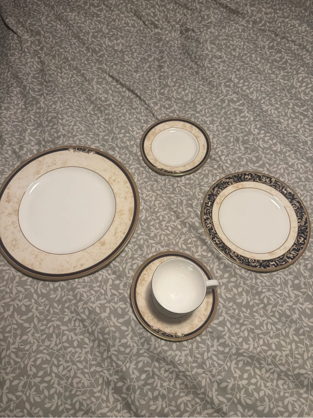 Wedgewood Cornucopia dinner set(s)